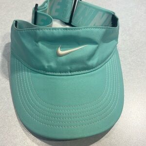 Nike aqua adjustable sport visor hat